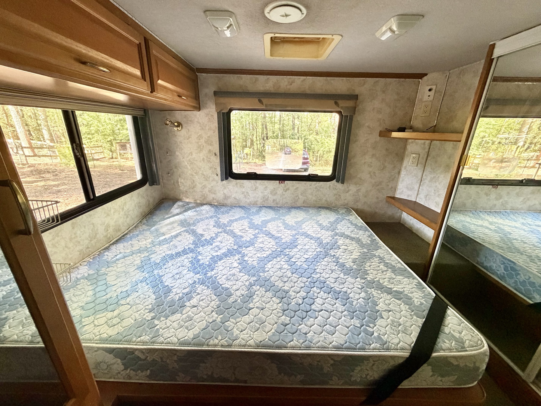 Rear queen bed